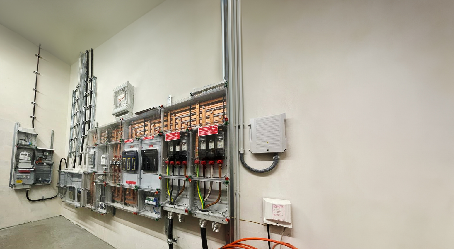 Die Stellenwert von Seiten hochwertigem Elektroanlagenbau in welcher modernen Industrie
