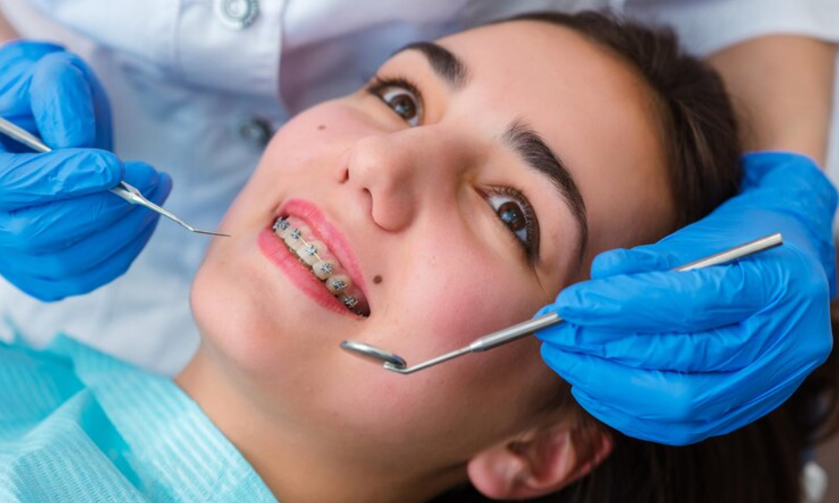 Moderne zahnmedizinische Lösungen, die Ihnen wieder ein selbstbewusstes Lächeln schenken